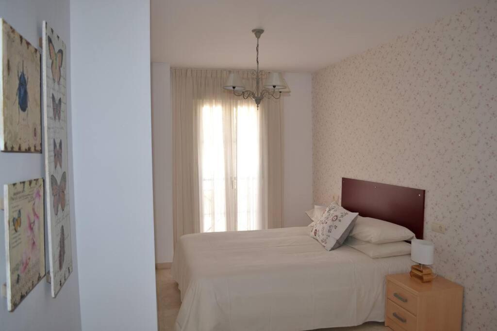 Precioso Apartamento En Primera Linea De Playa En Caleta De Velez Exterior photo