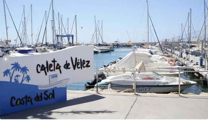 Precioso Apartamento En Primera Linea De Playa En Caleta De Velez Exterior photo